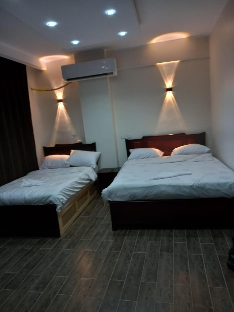 Khufu Pyramids Hotel Kafret el-Gabal Rom bilde